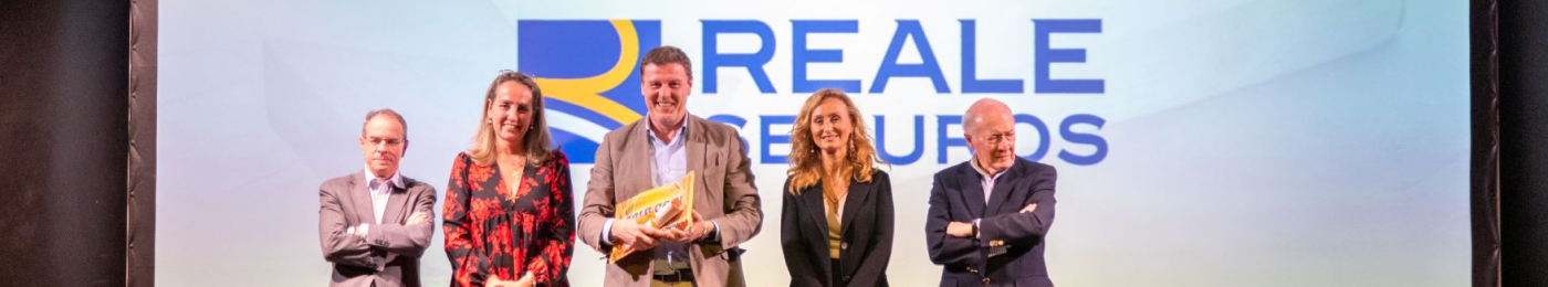 Reale Seguros premiada por la Fundación Más Familia